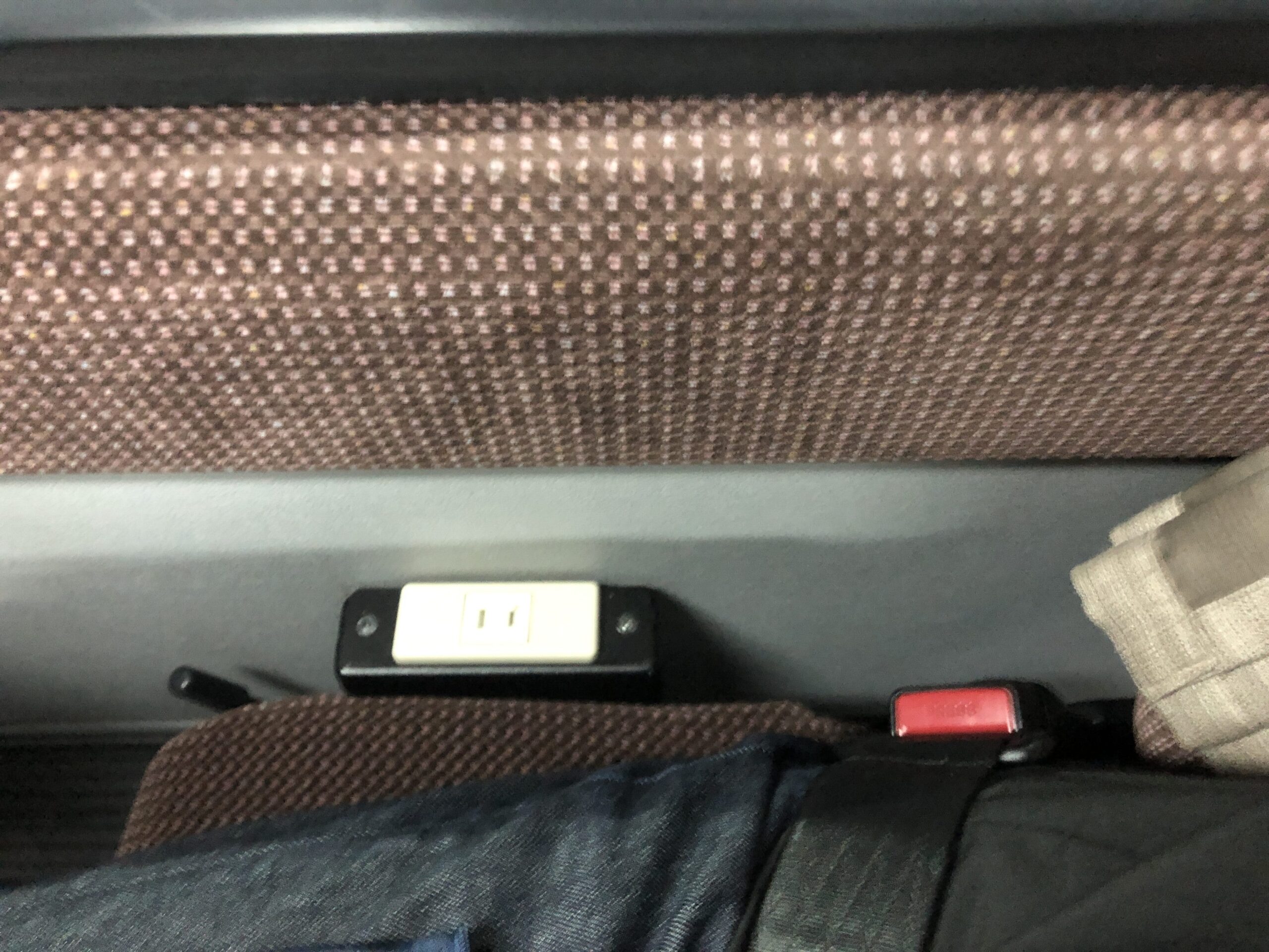 京王バス 乗車記 小淵沢 茅野 諏訪 岡谷 車内設備 車内 バスタ新宿 シート コンセント 充電