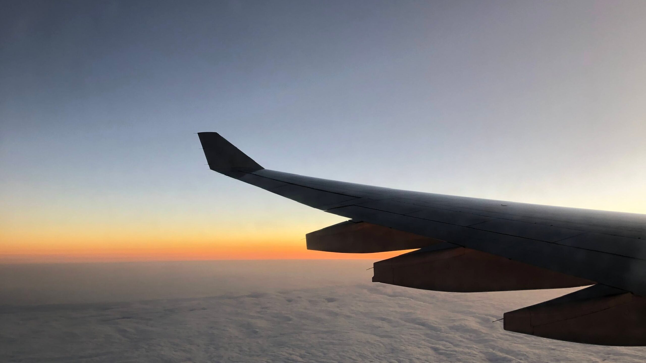 飛行機 安全性 上空 飛行中 夕焼けがきれい