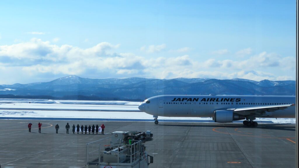 JAL 旭川空港 空港職員 767-300 767