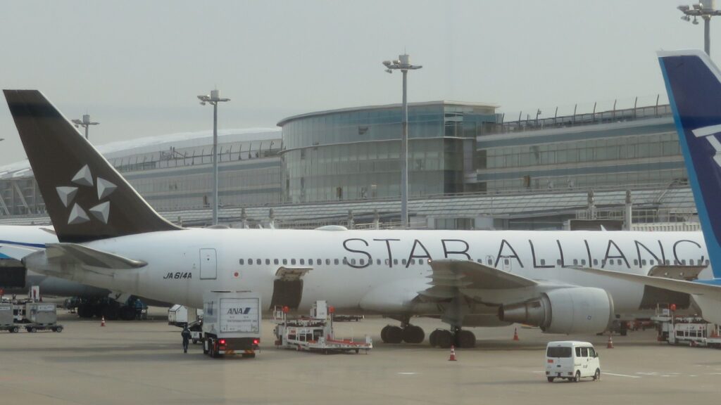 ANA　スタアラ塗装　スターアライアンス　767　767－300ER　羽田空港