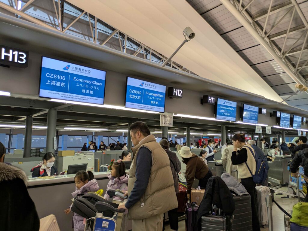 中国南方航空 関西空港 チェックイン 混雑 上海 北京